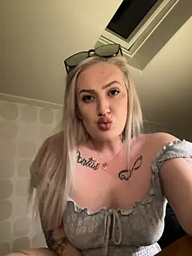 Snapshot of QueenOfFknBj chatting on 21, 3, 2025 QueenOfFknBj online show from 21, 3, 2025