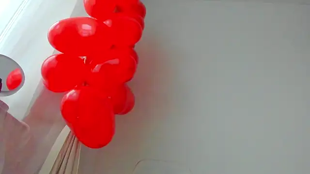 Snapshot of angeloflovee chatting on 7, 10, 2025 angeloflovee online show from 7, 10, 2025