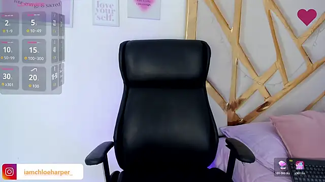 ChloeHarper  online show from 17, 10, 2025