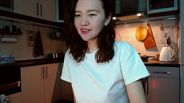 Kelly Yon online show from 12, 3, 2025