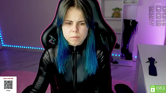 Snapshot of Latex_Kitty chatting on 21, 11, 2025 Latex Kitty online show from 21, 11, 2025