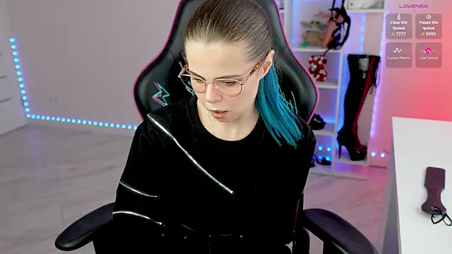 Latex Kitty online show from 16, 6, 2026