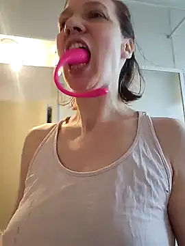 Exhibitionsplit online show from 26, 1, 2025