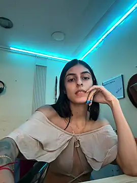 Snapshot of cristel_17 chatting on 1, 12, 2024 cristel 17 online show from 1, 12, 2024