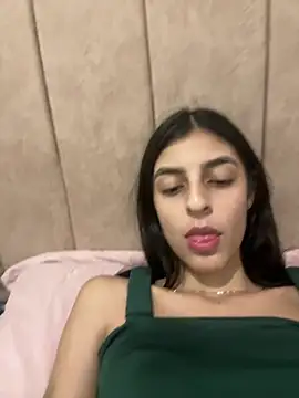 Snapshot of cristel_17 chatting on 28, 12, 2024 cristel 17 online show from 28, 12, 2024