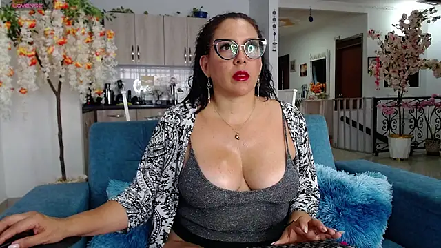 dakota johnson10 online show from 19, 9, 2025