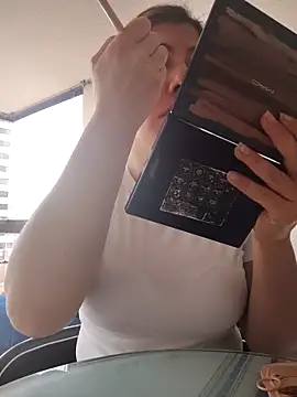 scarlett moore online show from 13, 10, 2025