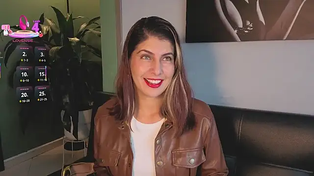 scarlett moore online show from 17, 4, 2026