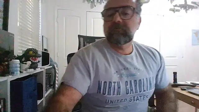 Snapshot of chainjulious chatting on 11, 11, 2025 chainjulious online show from 11, 11, 2025