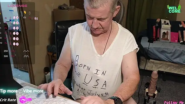 Snapshot of oldnew-63 chatting on 8, 11, 2025 oldnew-63 online show from 8, 11, 2025