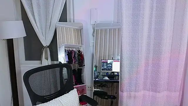 Snapshot of Tawny_cox chatting on 25, 6, 2026 Tawny cox online show from 25, 6, 2026