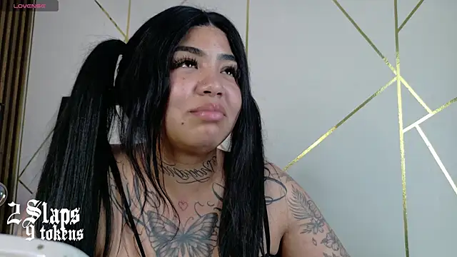 foxxy-lov3 online show from 16, 4, 2026