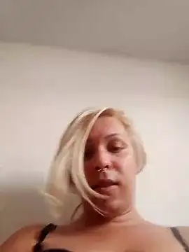 Snapshot of transgirl26 chatting on 1, 2, 2025 transgirl26 online show from 1, 2, 2025