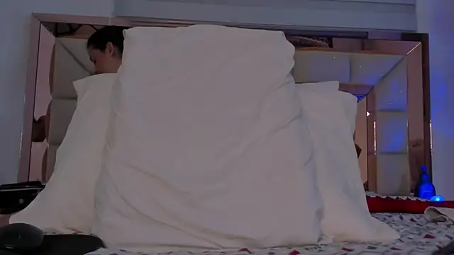 violetta-brown1 online show from 29, 1, 2025