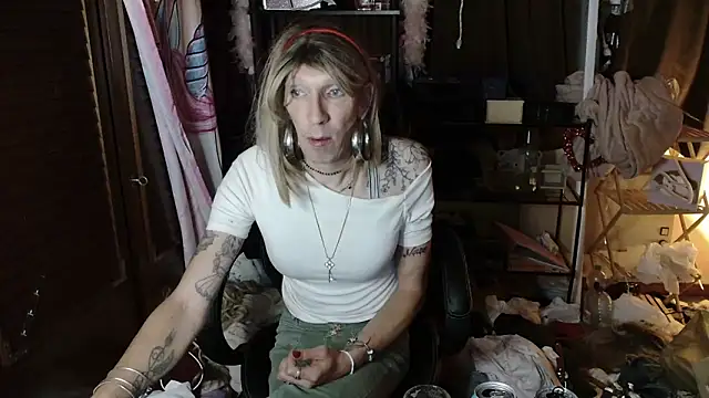 Ombeline1 online show from 24, 10, 2025