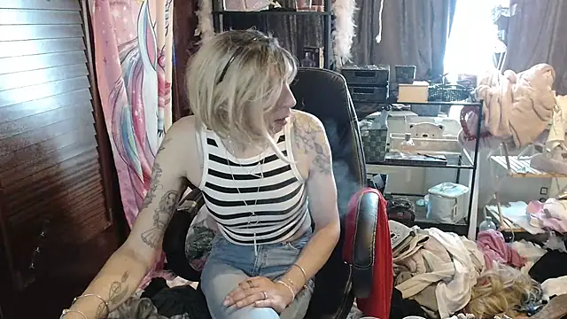 Ombeline1 online show from 31, 10, 2025