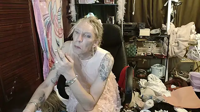 Ombeline1 online show from 4, 11, 2025