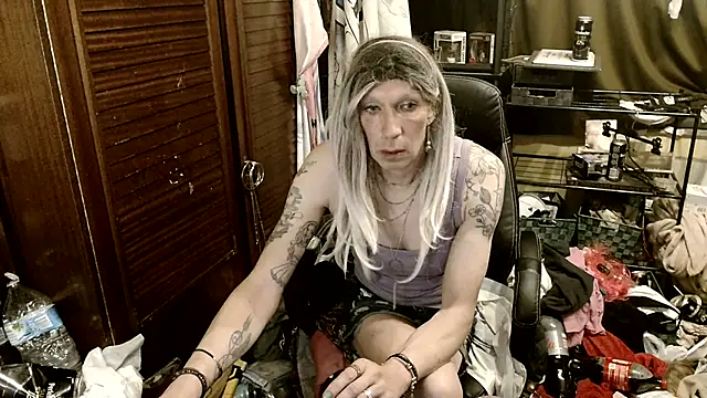 Snapshot of Ombeline1 chatting on 10, 6, 2026 Ombeline1 online show from 10, 6, 2026