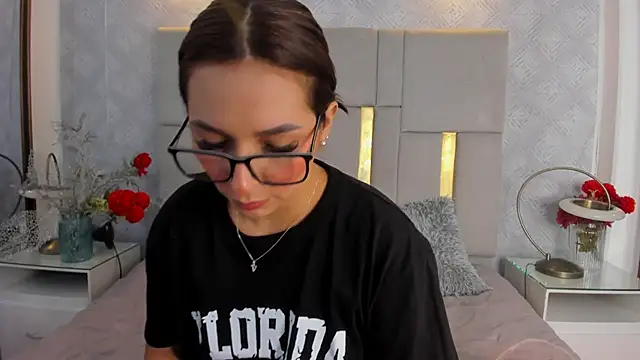 Camilaa Sanchez  online show from 31, 10, 2025