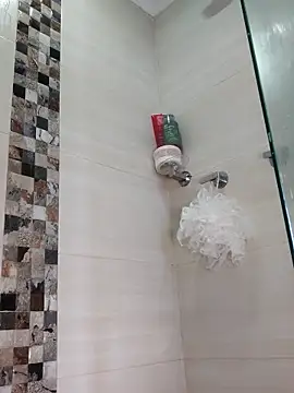 Lia Hurley online show from 29, 3, 2026