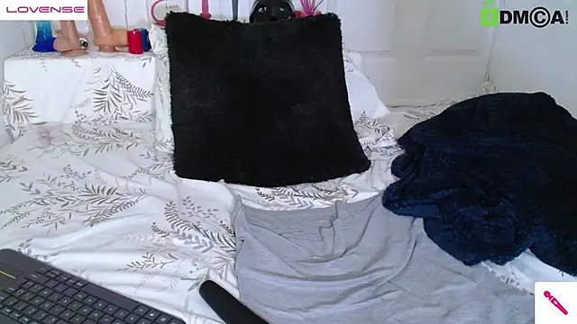 Hot Candy  online show from 9, 1, 2025