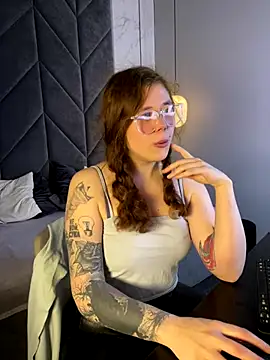 SophiePure online show from 13, 10, 2025