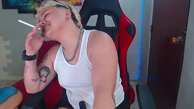 isabeautyx19 online show from 8, 1, 2025