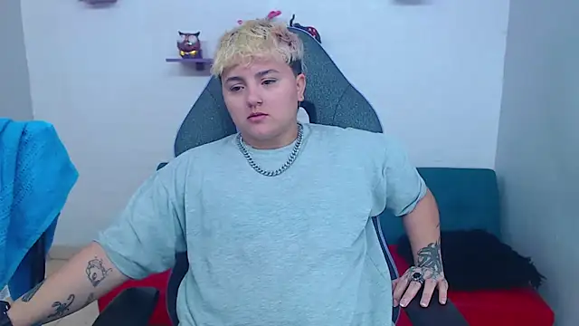 isabeautyx19 online show from 23, 1, 2025