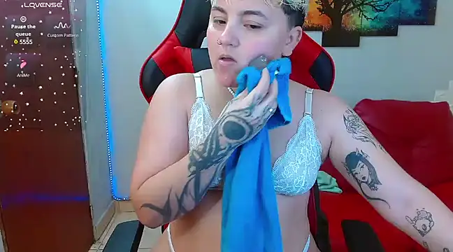 isabeautyx19 online show from 24, 1, 2025