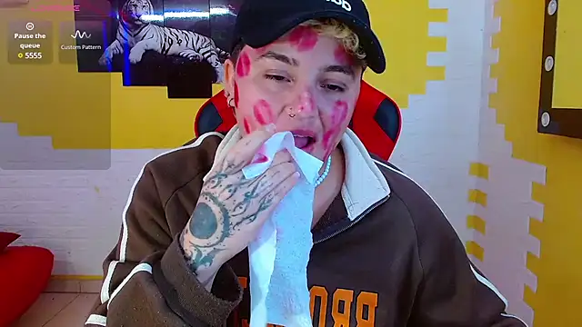 isabeautyx19 online show from 13, 3, 2025