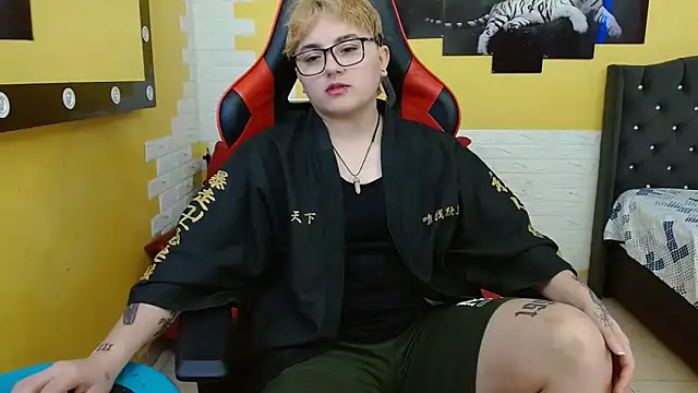 isabeautyx19 online show from 10, 9, 2025