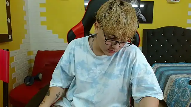 isabeautyx19 online show from 6, 10, 2025