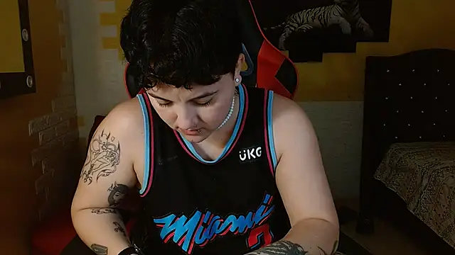 isabeautyx19 online show from 19, 11, 2025