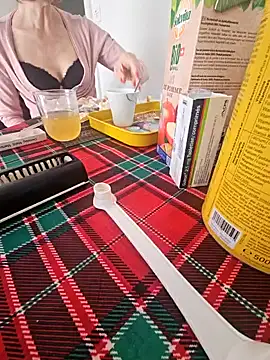 Snapshot of mia69x chatting on 4, 3, 2025 mia69x online show from 4, 3, 2025