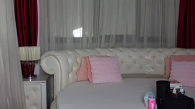 Snapshot of NinaCrystal1 chatting on 14, 2, 2025 NinaCrystal1 online show from 14, 2, 2025