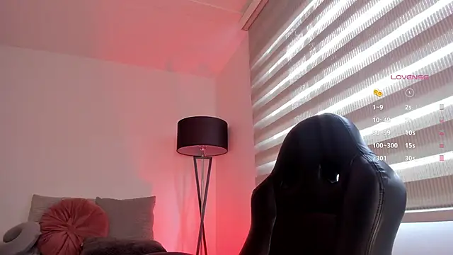 Snapshot of vico_sweety chatting on 8, 11, 2025 vico sweety online show from 8, 11, 2025