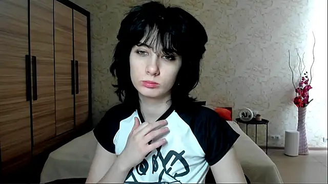 JulisSweet online show from 3, 2, 2025