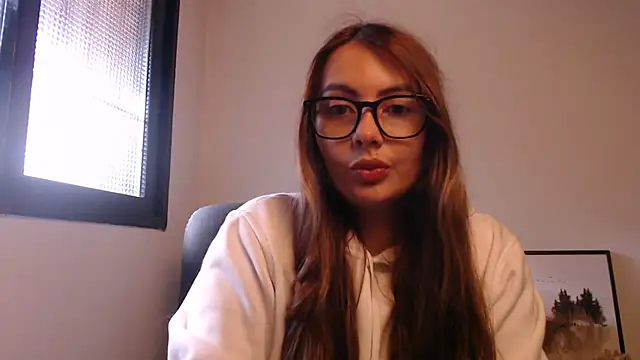 Snapshot of lalawhitte chatting on 23, 4, 2026 lalawhitte online show from 23, 4, 2026