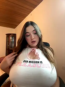 Kamilla Loop online show from 18, 9, 2025