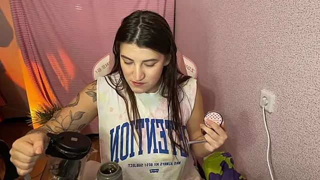 Katrin  kiss online show from 4, 12, 2025