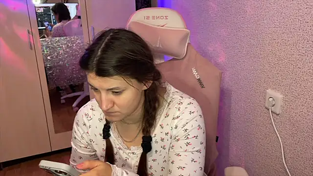 Katrin  kiss online show from 4, 2, 2026