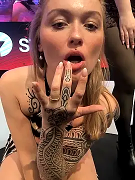 Goldloeckchen159 online show from 25, 9, 2025