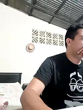 Snapshot of walwan85 chatting on 4, 11, 2025 walwan85 online show from 4, 11, 2025