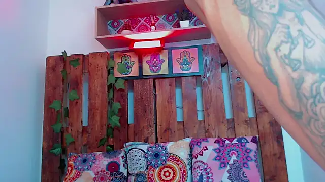 Snapshot of SARA_VAL3NTINA_ chatting on 9, 9, 2025 SARA VAL3NTINA  online show from 9, 9, 2025