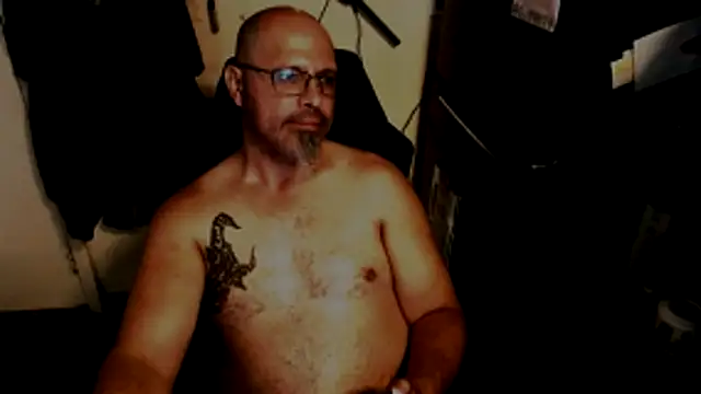 Snapshot of KrazyLegz chatting on 22, 5, 2026 KrazyLegz online show from 22, 5, 2026