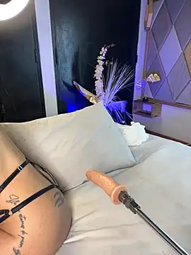 Snapshot of AntonellaRussel chatting on 16, 10, 2025 AntonellaRussel online show from 16, 10, 2025