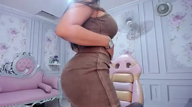 Snapshot of perla_milf4u chatting on 20, 3, 2025 perla milf4u online show from 20, 3, 2025