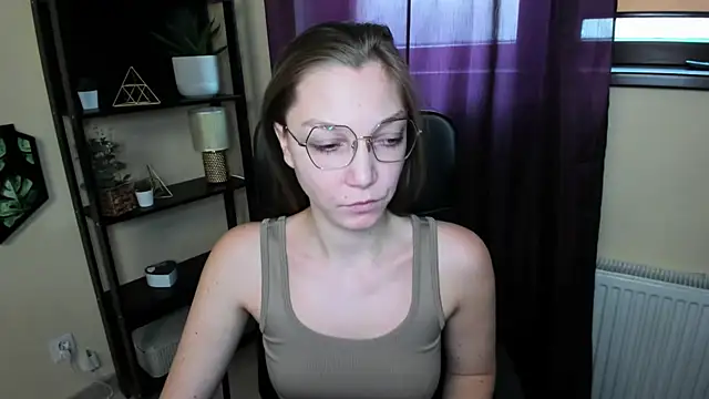 EmillyPlay online show from 10, 3, 2025