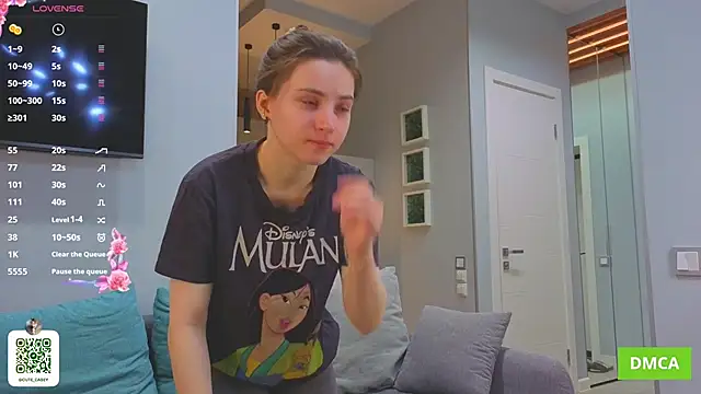 DonnaBurkee online show from 30, 10, 2025