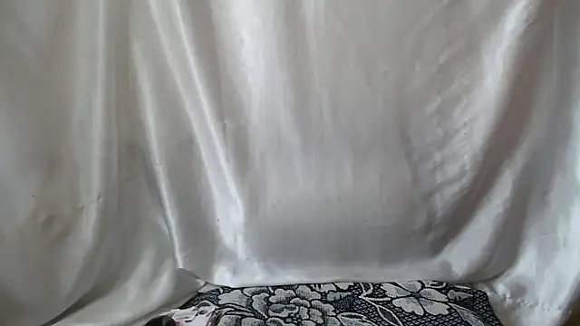 Burberrry  online show from 15, 3, 2025